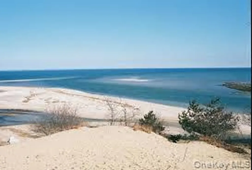 75 Upper Dock Road Kings Park NY 11754