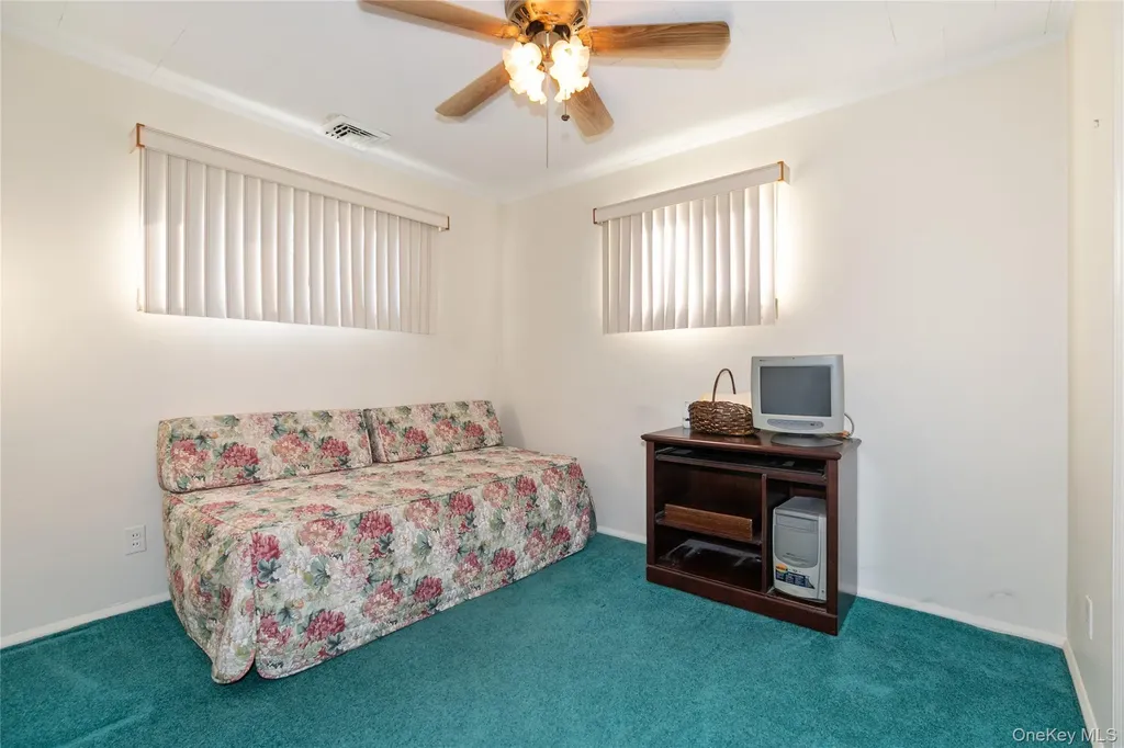 58 Helen Avenue Plainview NY 11803