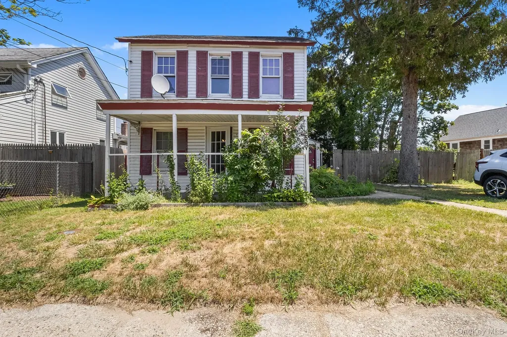 59 Irish Lane East Islip NY 11730