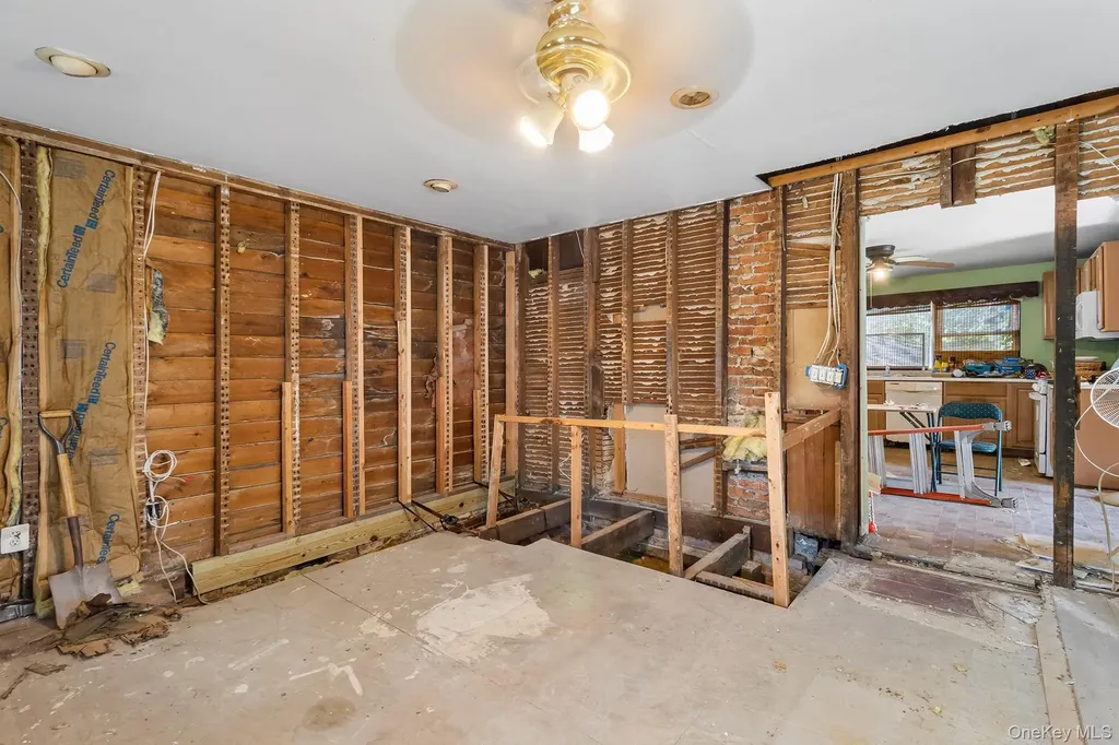 59 Irish Lane East Islip NY 11730