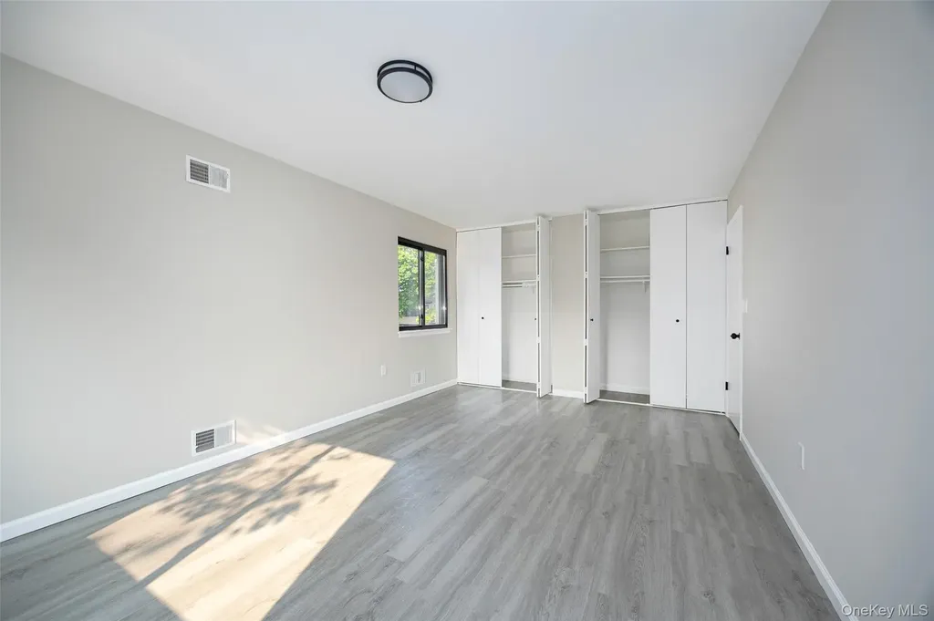 2206 Mulberry Court Poughkeepsie NY 12603