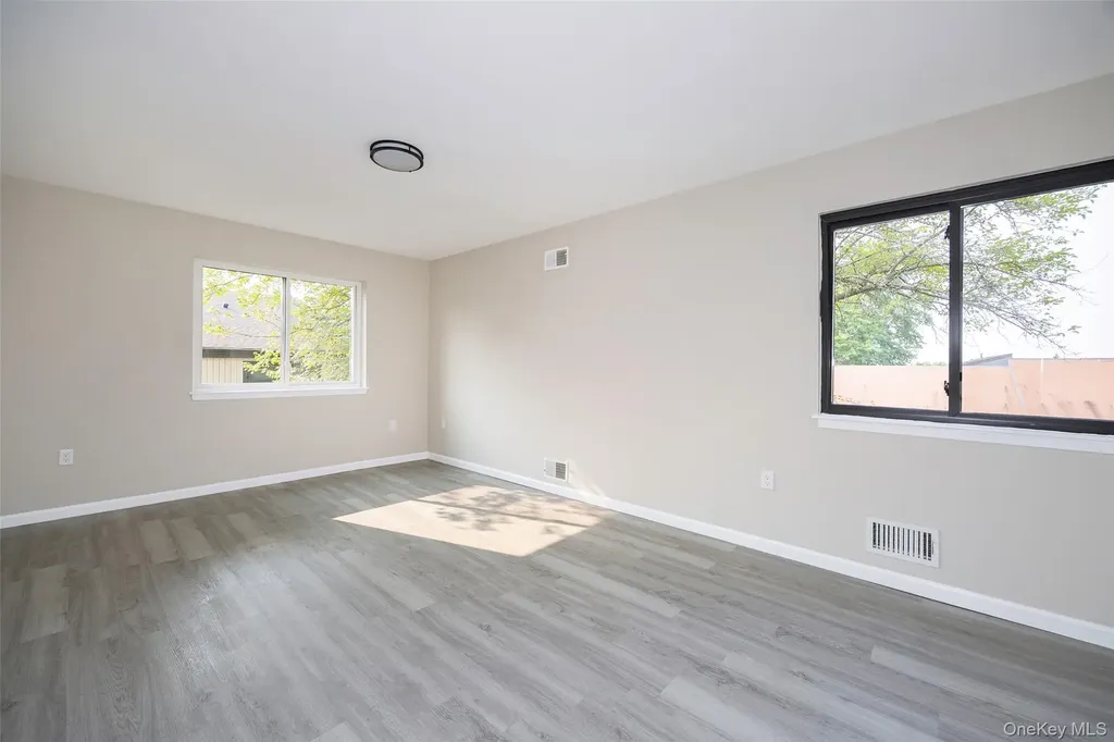2206 Mulberry Court Poughkeepsie NY 12603