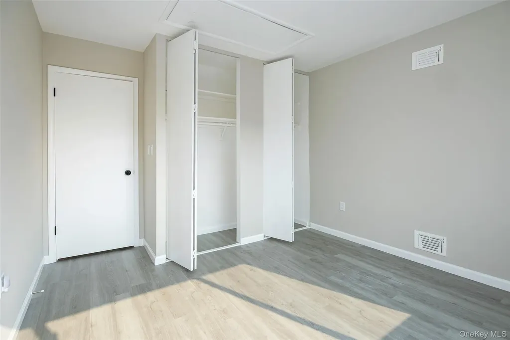 2206 Mulberry Court Poughkeepsie NY 12603