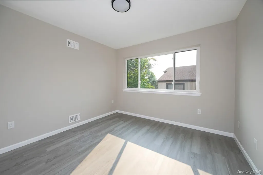 2206 Mulberry Court Poughkeepsie NY 12603