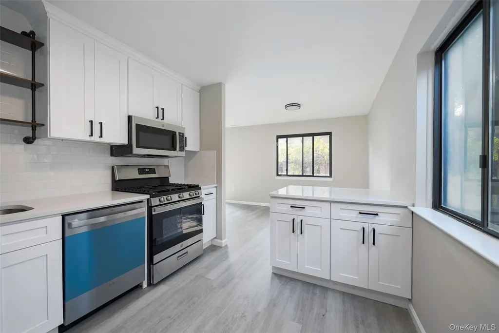 2206 Mulberry Court Poughkeepsie NY 12603