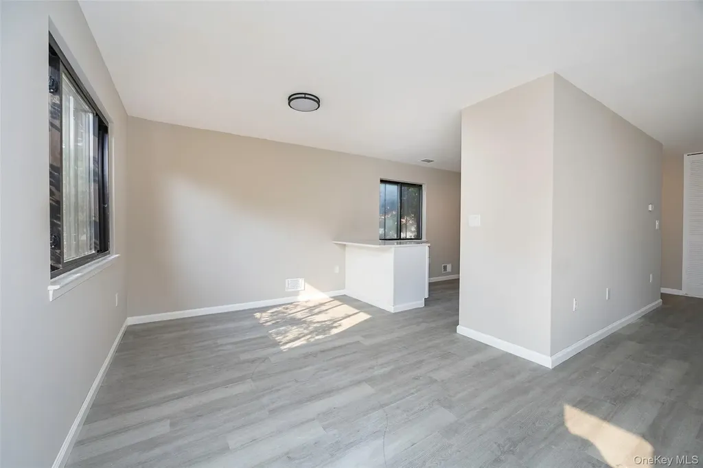 2206 Mulberry Court Poughkeepsie NY 12603