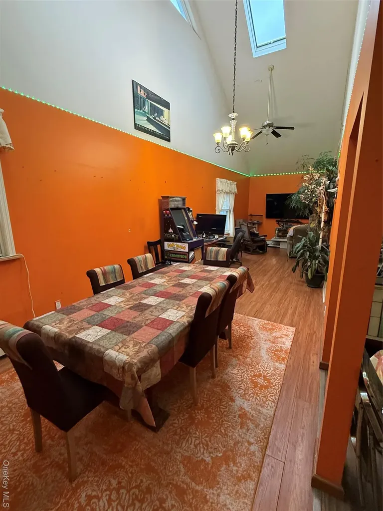 6 Windsor Place Lynbrook NY 11563