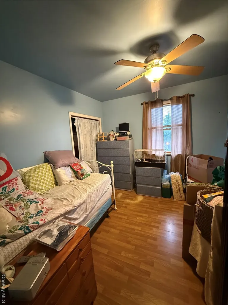 6 Windsor Place Lynbrook NY 11563