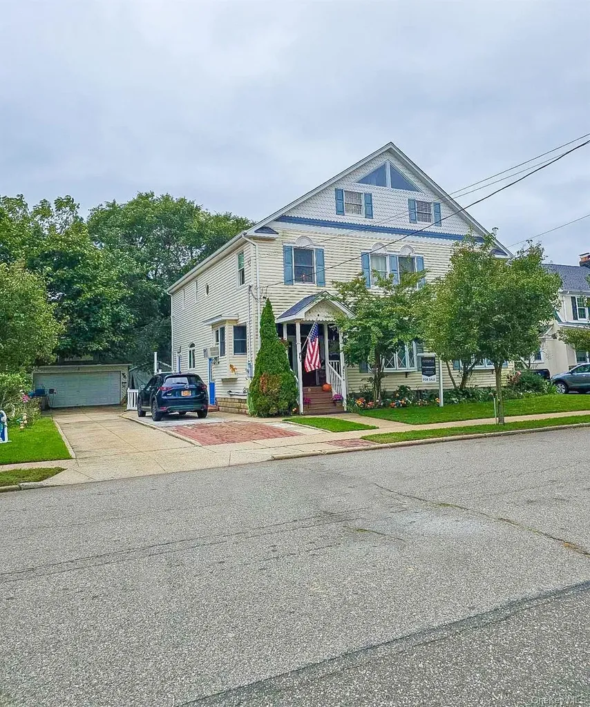 6 Windsor Place Lynbrook NY 11563