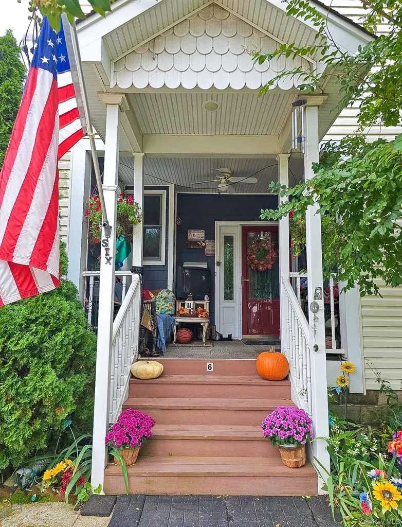 6 Windsor Place Lynbrook NY 11563