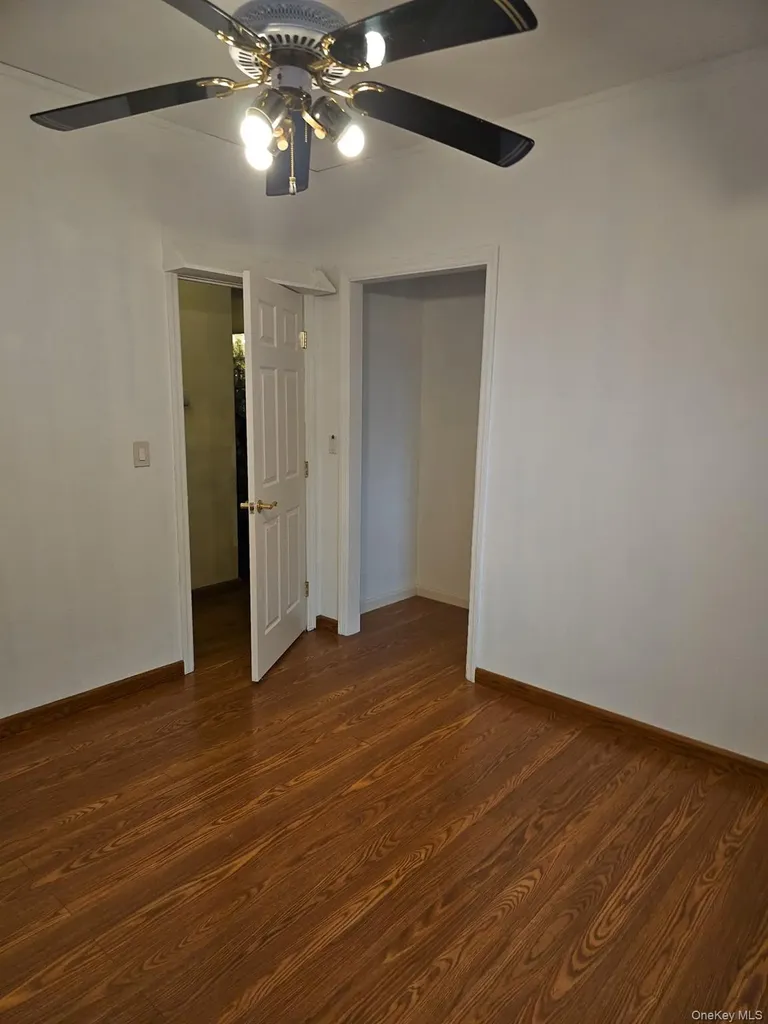 6 Windsor Place Lynbrook NY 11563