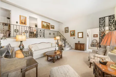 65 Westlake Drive Thornwood NY 10594