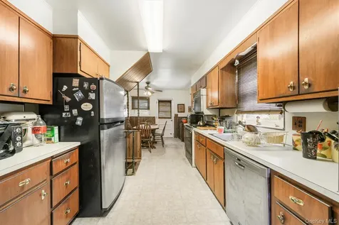 65 Westlake Drive Thornwood NY 10594