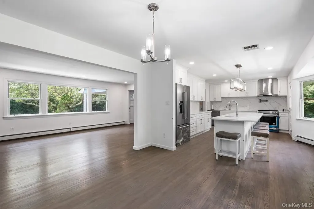1950 Midlane Syosset NY 11791
