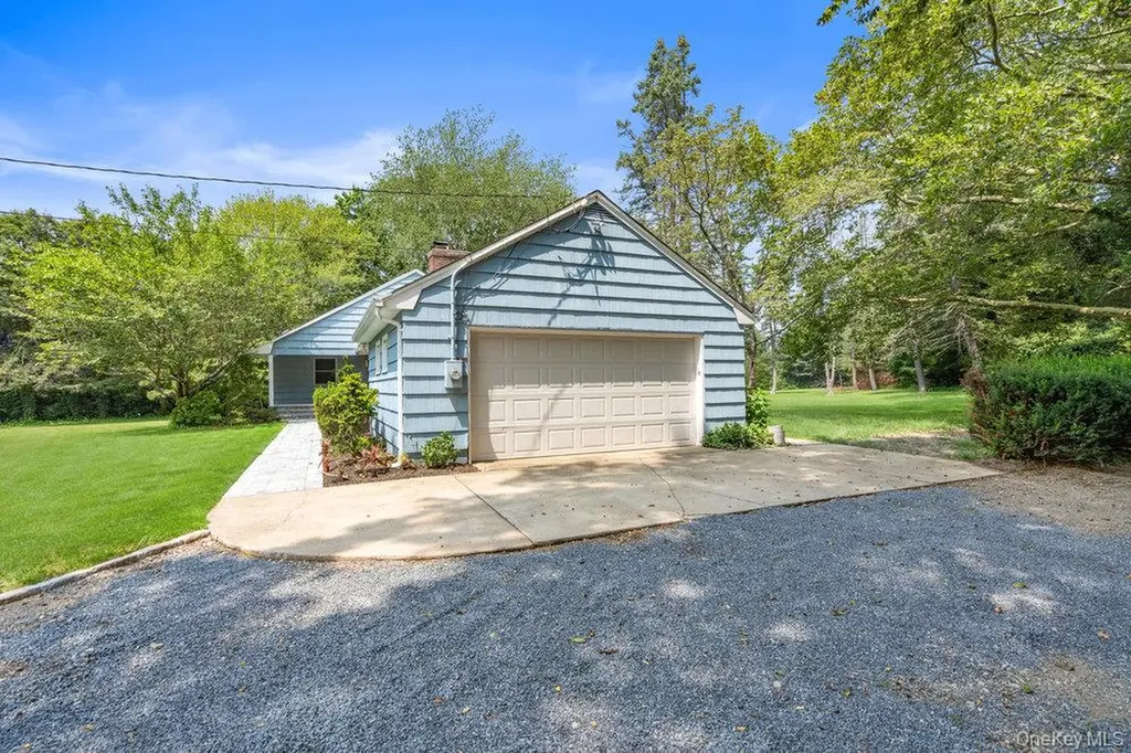 1950 Midlane Syosset NY 11791
