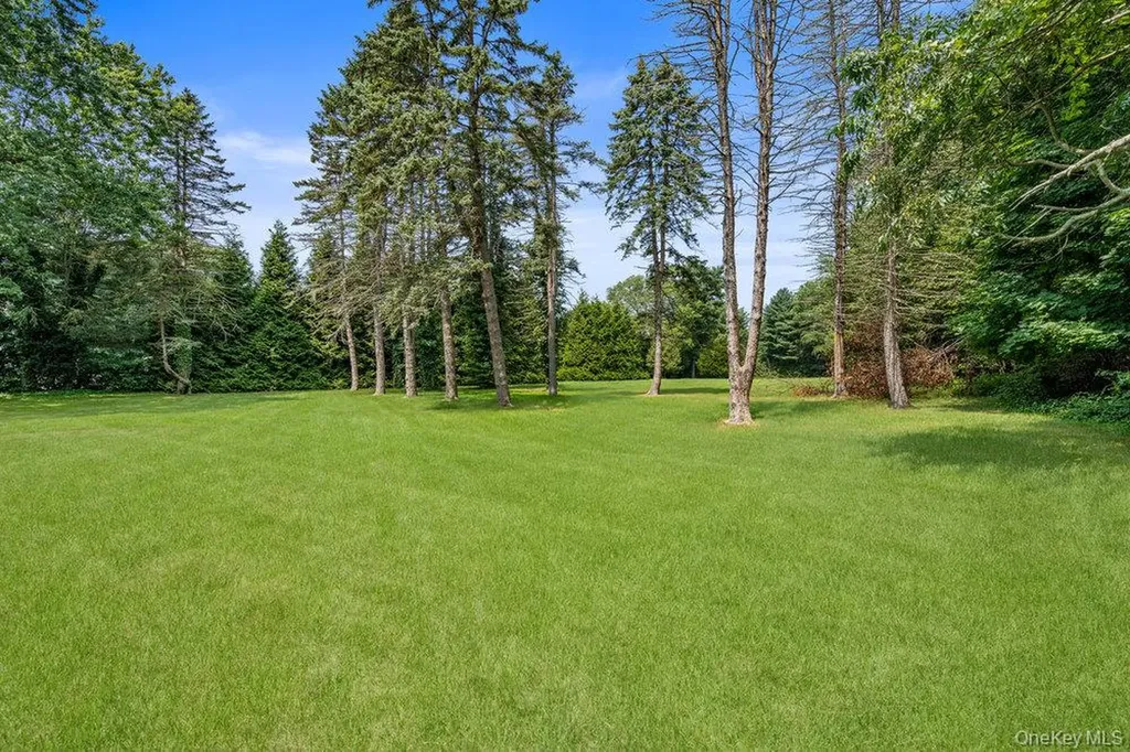 1950 Midlane Syosset NY 11791