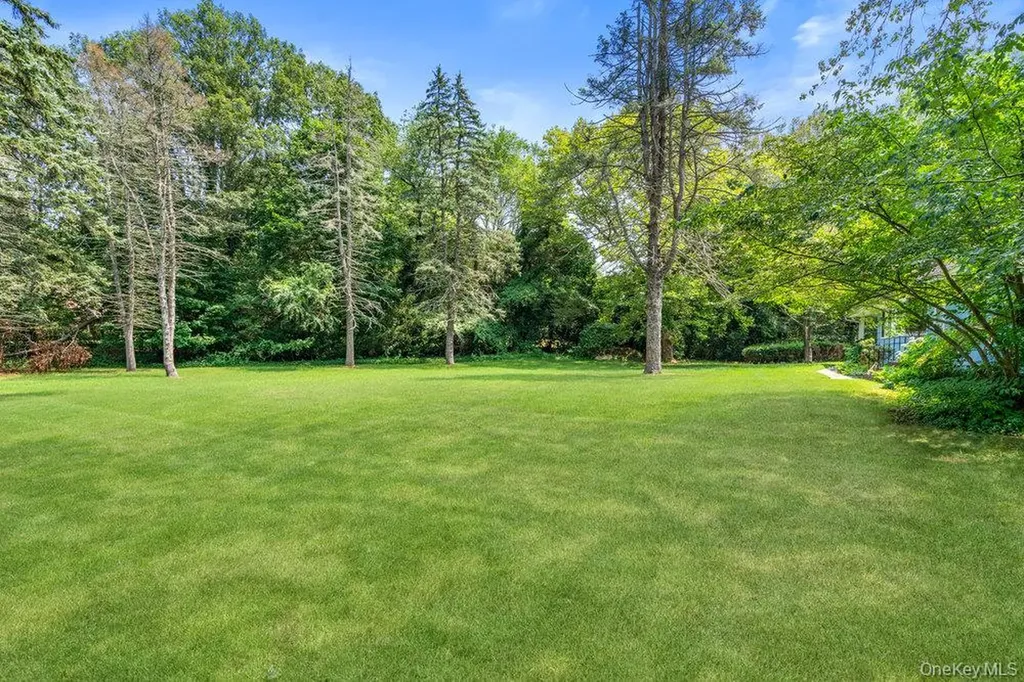 1950 Midlane Syosset NY 11791