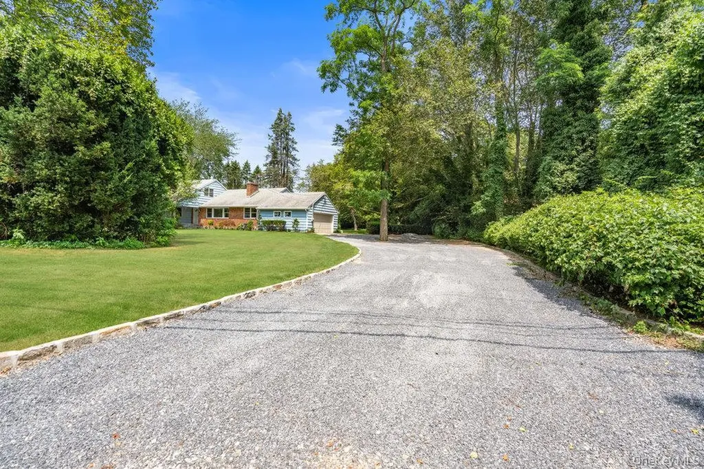 1950 Midlane Syosset NY 11791