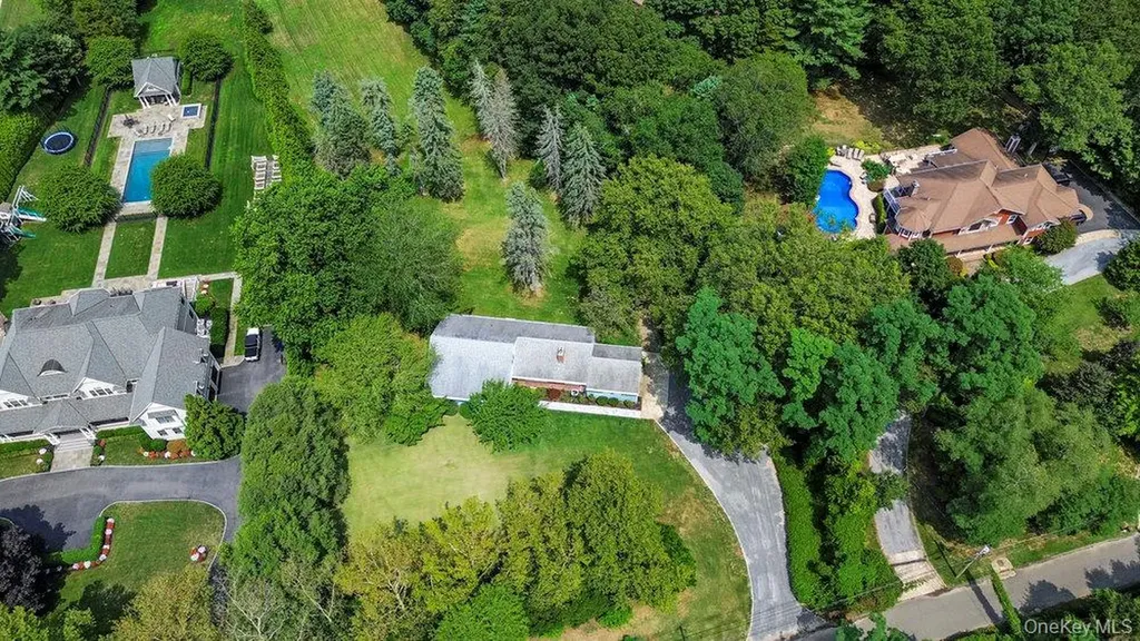 1950 Midlane Syosset NY 11791
