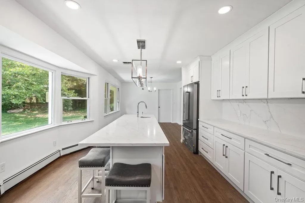 1950 Midlane Syosset NY 11791