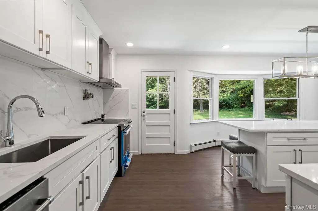 1950 Midlane Syosset NY 11791