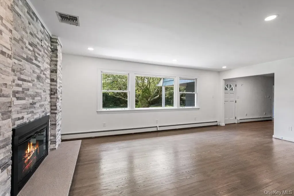 1950 Midlane Syosset NY 11791