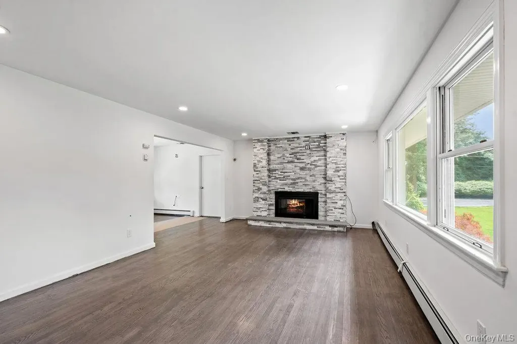 1950 Midlane Syosset NY 11791