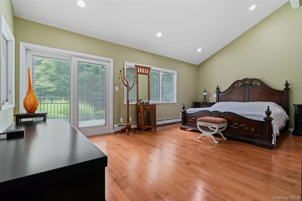 2 Bristol Drive Woodbury NY 11797