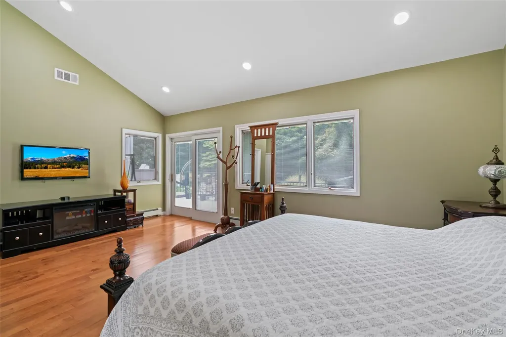 2 Bristol Drive Woodbury NY 11797