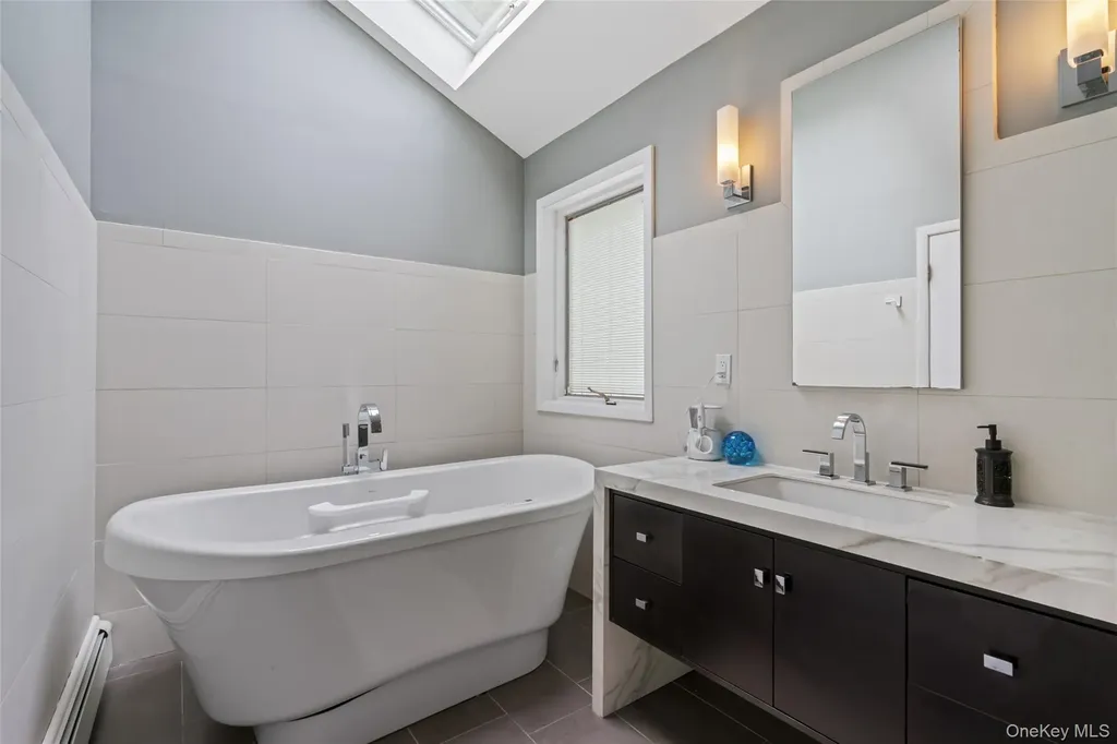 2 Bristol Drive Woodbury NY 11797