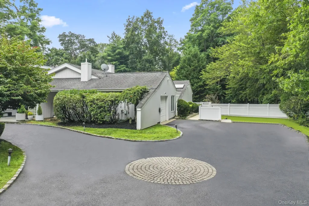2 Bristol Drive Woodbury NY 11797