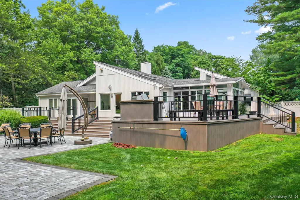 2 Bristol Drive Woodbury NY 11797