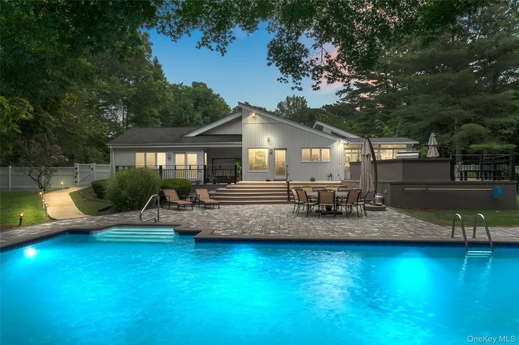2 Bristol Drive Woodbury NY 11797