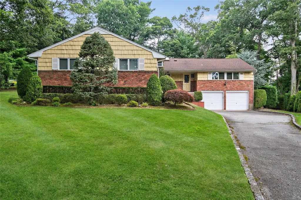 8 Milford Court Plainview NY 11803