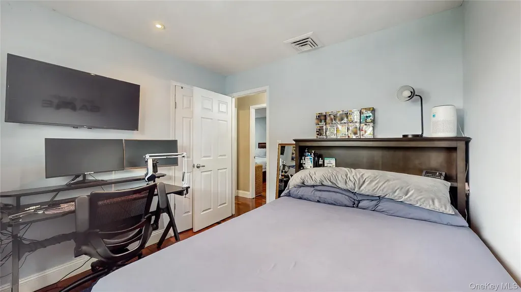 110 Roeckel Avenue Valley Stream NY 11580