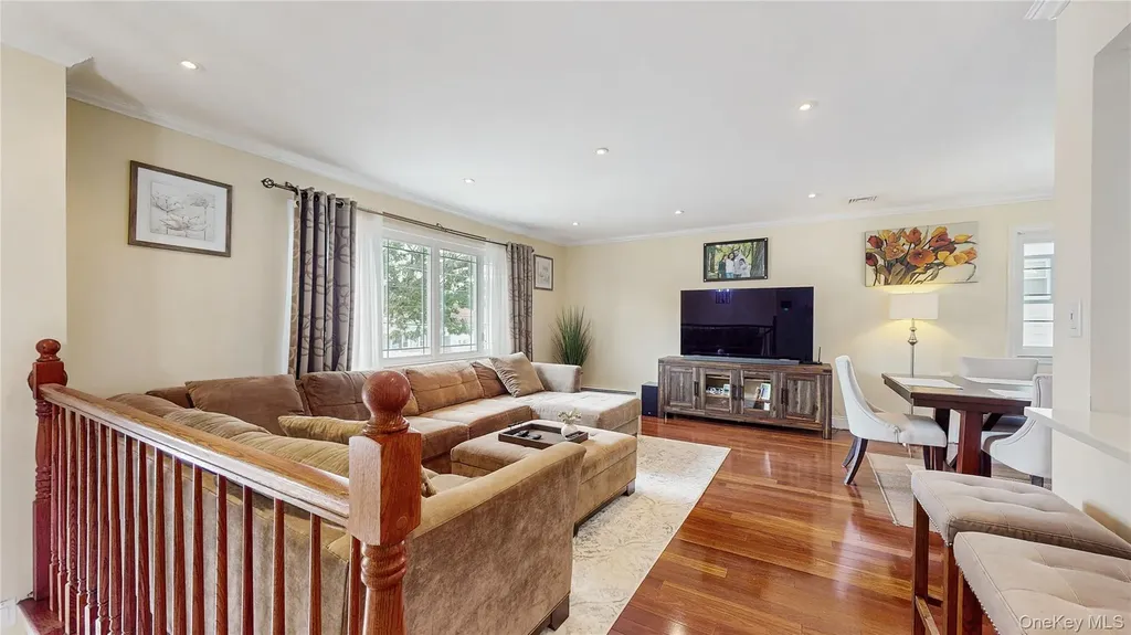 110 Roeckel Avenue Valley Stream NY 11580