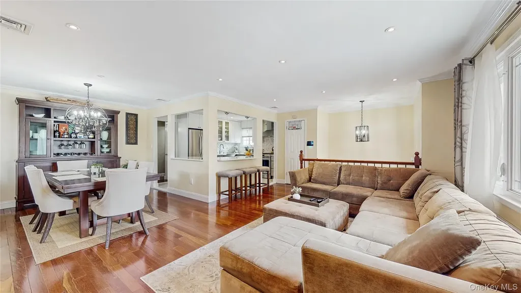 110 Roeckel Avenue Valley Stream NY 11580