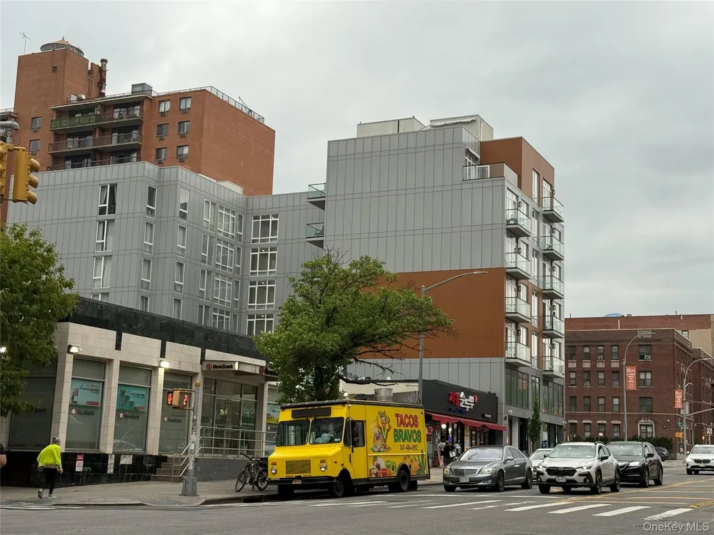 146-17 Northern Boulevard Flushing NY 11354