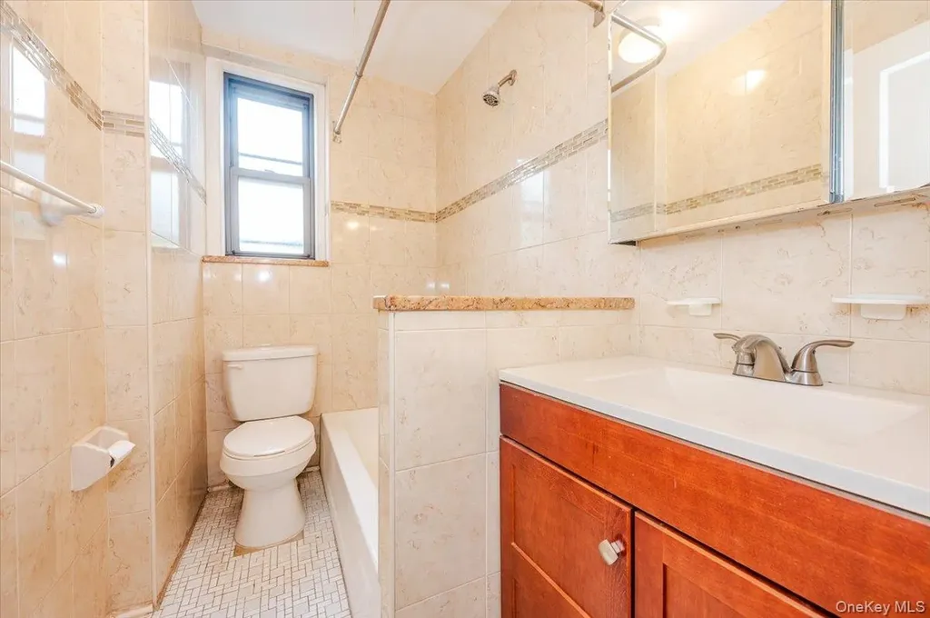 758 Brady Court Bronx NY 10462