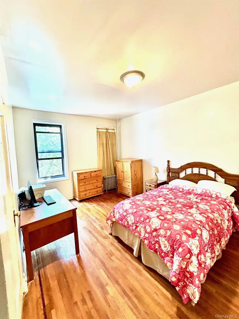 758 Brady Court Bronx NY 10462
