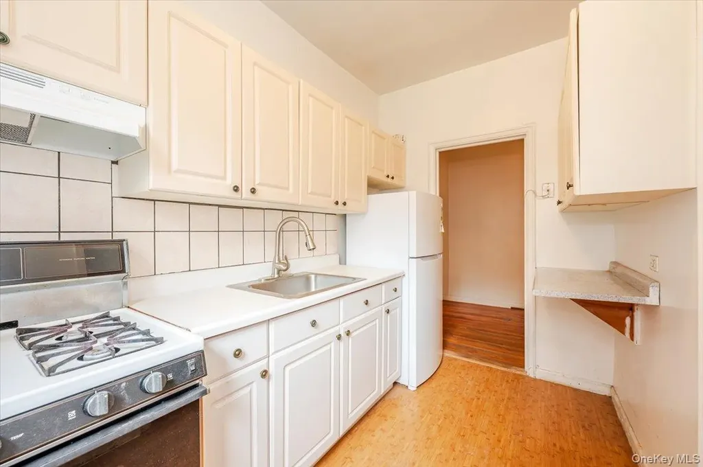 758 Brady Court Bronx NY 10462