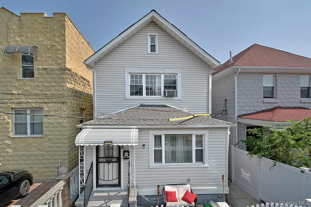 833 E 229th Street Bronx NY 10466