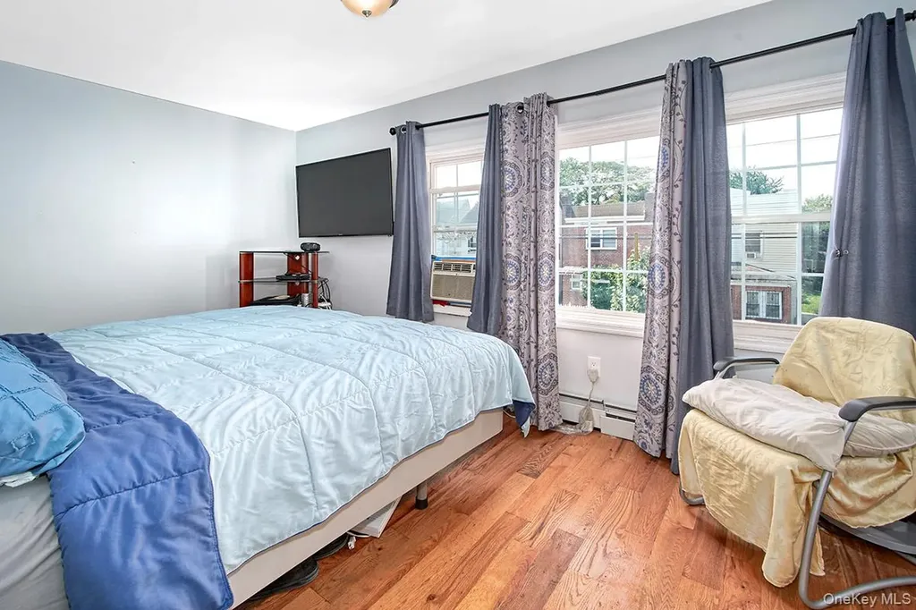 833 E 229th Street Bronx NY 10466
