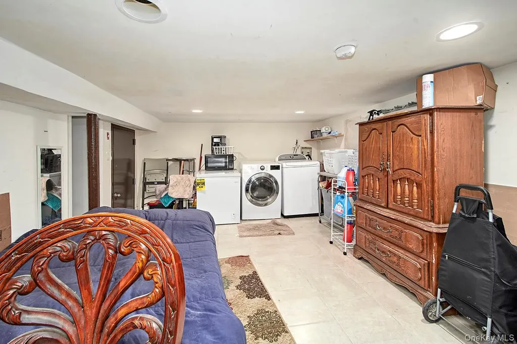 833 E 229th Street Bronx NY 10466