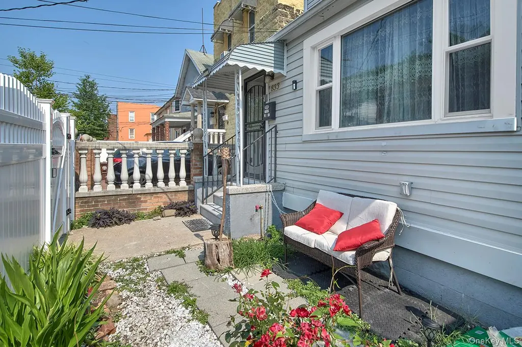 833 E 229th Street Bronx NY 10466