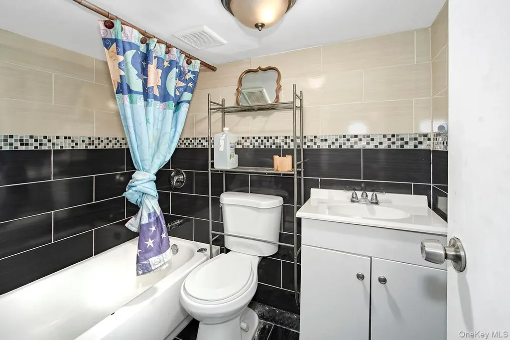833 E 229th Street Bronx NY 10466