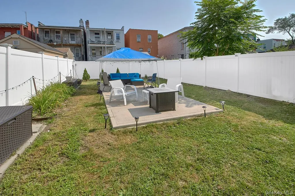 833 E 229th Street Bronx NY 10466