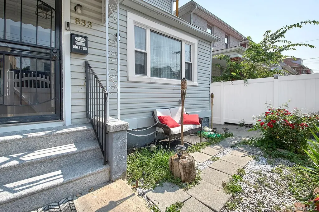 833 E 229th Street Bronx NY 10466