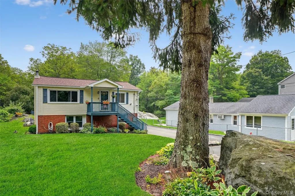 112 Woodale Avenue Peekskill NY 10566