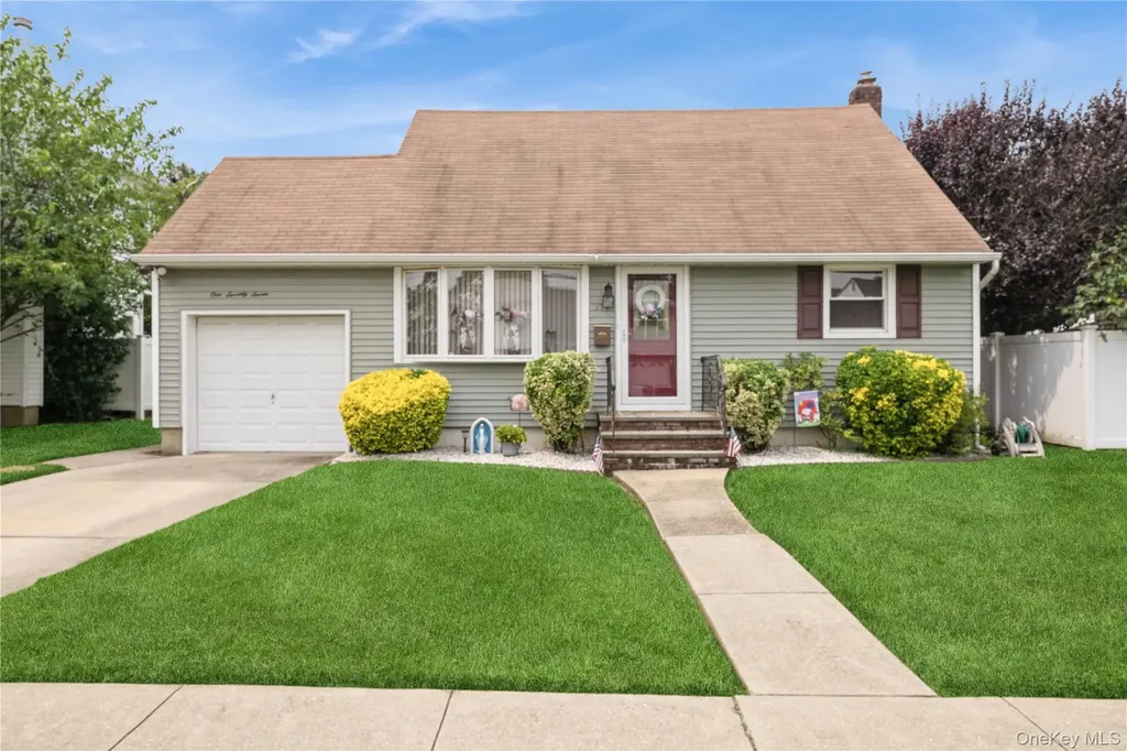 177 9th Street Bethpage NY 11714